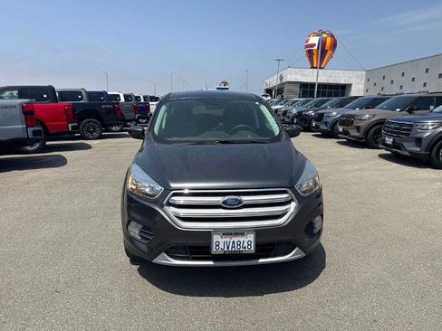 Certified 2019 Ford Escape SE FWD image 2