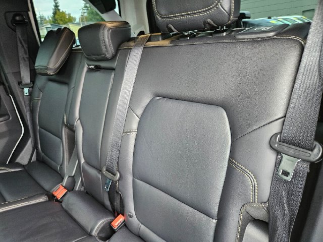 Used 2025 Ford Bronco Badlands AWD/4WD image 18