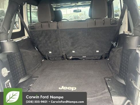 Used 2016 Jeep Wrangler Unlimited Sahara w/ Connectivity Group image 9