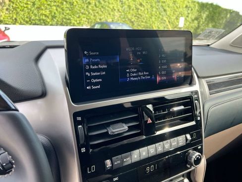 Used 2023 Lexus GX 460 Premium w/ Premium Package AWD/4WD image 15