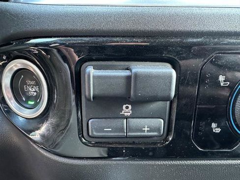 Used 2022 Chevrolet Silverado 1500 LT Trail Boss w/ Convenience Package II AWD/4WD image 39
