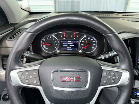 Certified 2022 GMC Terrain SLT w/ Infotainment Package II image 9