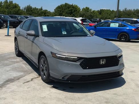Used 2024 Honda Accord EX-L image 2