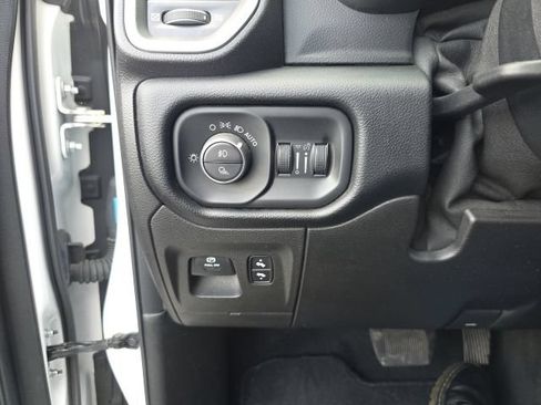 Used 2019 RAM 1500 Big Horn AWD/4WD image 17