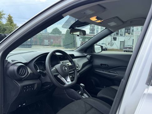 Used 2020 Nissan Kicks S FWD image 13