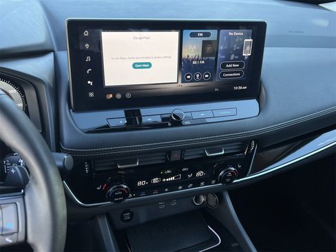 Certified 2025 Nissan Rogue SL w/ Tech Package image 15