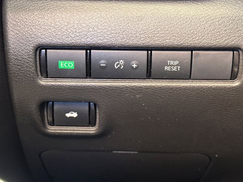 Used 2022 Nissan Sentra SR w/ Trunk Package image 39