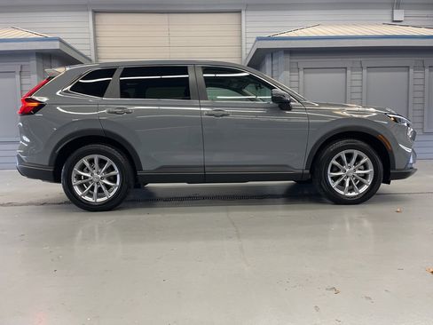 Used 2025 Honda CR-V EX image 8