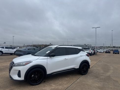 Certified 2023 Nissan Kicks SR w/ SR Premium Package image 9