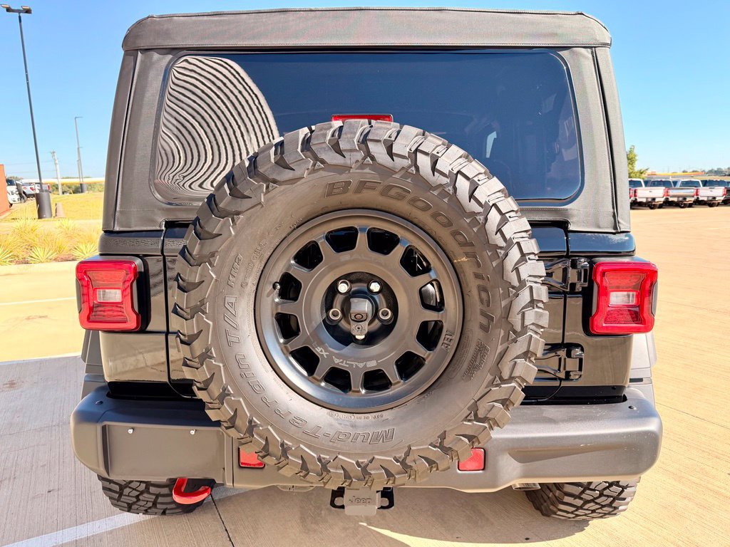 Used 2026 Jeep Wrangler Rubicon w/ Steel Bumper Group AWD/4WD image 6