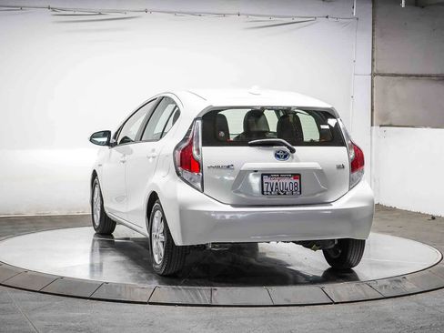 Certified 2016 Toyota Prius C Four image 5