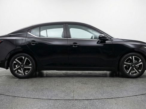 Used 2025 Nissan Sentra SV FWD image 11