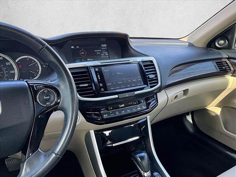 Used 2017 Honda Accord EX-L image 8