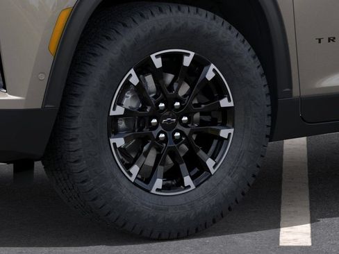 New 2026 Chevrolet Traverse Z71 w/ Enhanced Driving Package AWD/4WD image 10