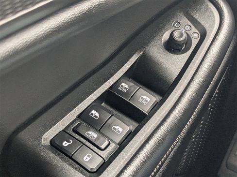 Used 2024 Jeep Grand Cherokee Laredo X image 29