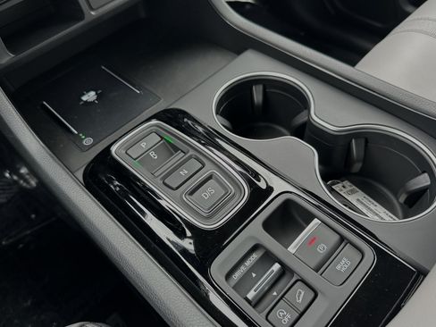 Certified 2025 Honda Pilot Touring image 24