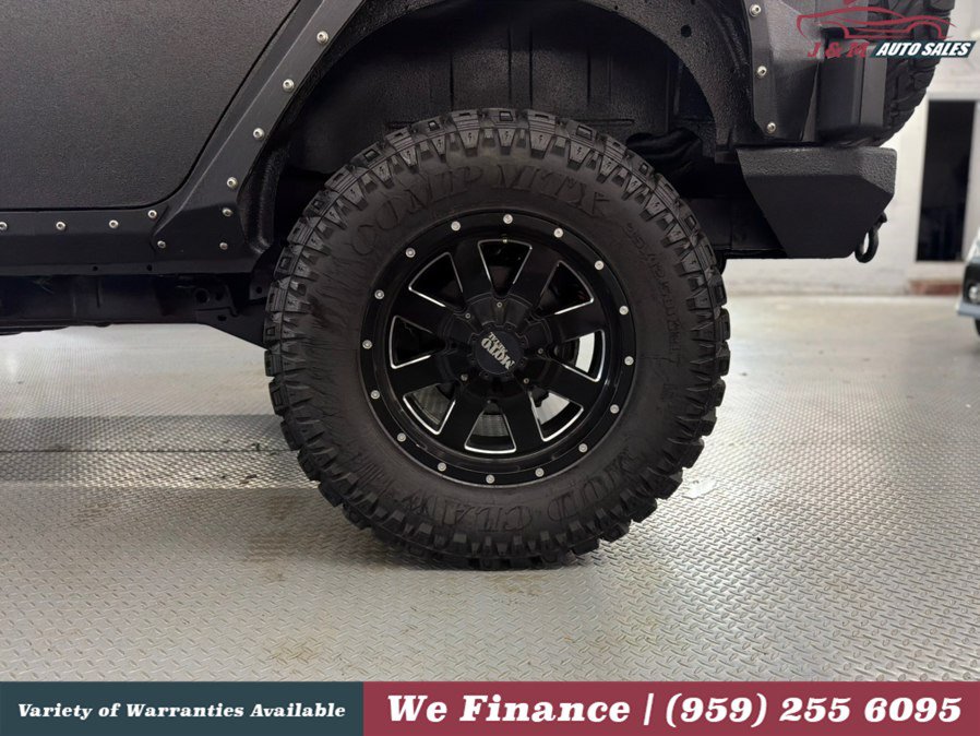 Used 2015 Jeep Wrangler Unlimited Sahara w/ Connectivity Group AWD/4WD image 13