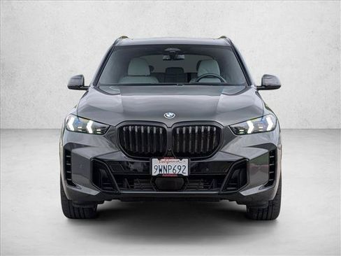 Certified 2026 BMW X5 sDrive40i w/ Executive Package RWD image 2