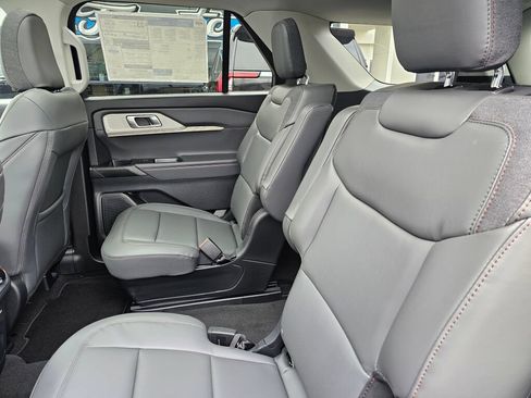 New 2026 Ford Explorer Active w/ Active Comfort Package AWD/4WD image 9