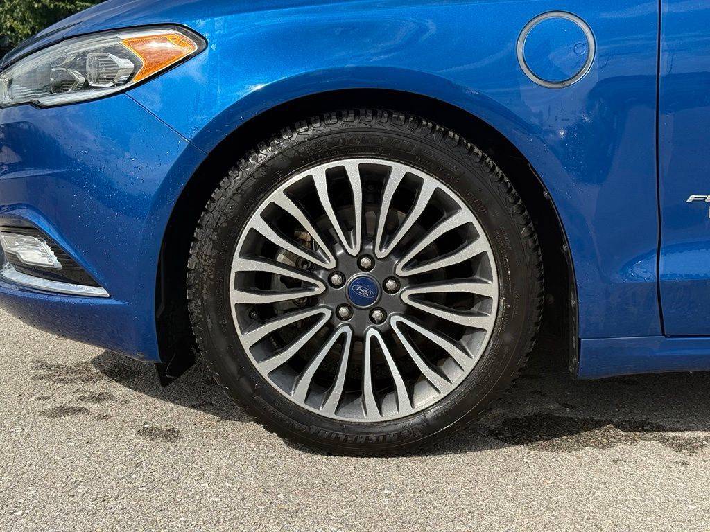 Used 2017 Ford Fusion Energi Titanium FWD image 4