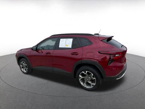 Used 2025 Chevrolet Trax LT image 10