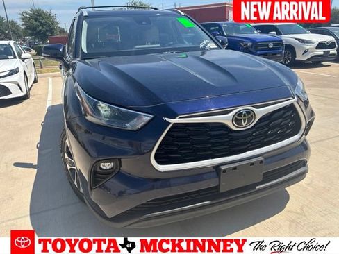 Used 2022 Toyota Highlander XLE FWD image 1