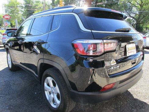 Used 2017 Jeep Compass Latitude AWD/4WD image 5