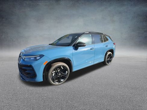 New 2025 Volkswagen Tiguan SE R-Line image 9