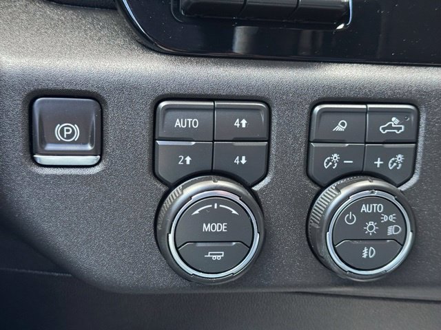 Certified 2026 Chevrolet Silverado 3500 High Country w/ Technology Package AWD/4WD image 43