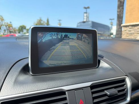 Used 2016 MAZDA MAZDA3 i Sport w/ Preferred Equipment Package FWD image 21