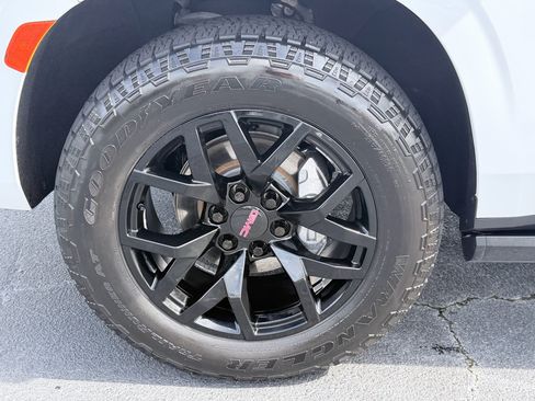 Used 2022 GMC Yukon AT4 w/ Technology Package AWD/4WD image 36