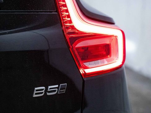 New 2026 Volvo XC40 B5 Plus w/ Protection Package Premier AWD/4WD image 7