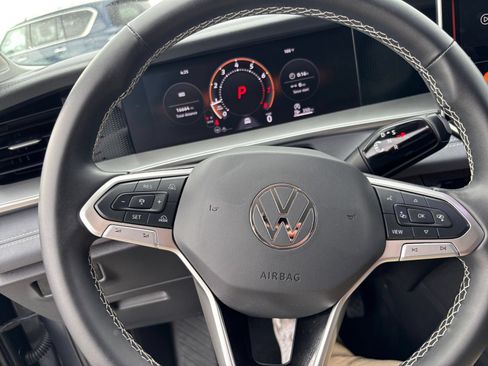 Used 2026 Volkswagen Tiguan SE FWD image 30