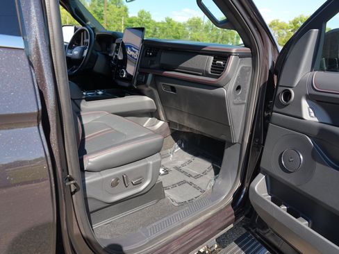 Used 2024 Ford Expedition Max Limited AWD/4WD image 32