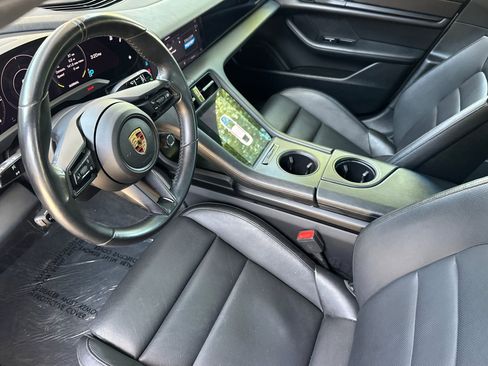 Used 2021 Porsche Taycan RWD image 4