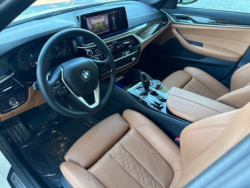 Certified 2022 BMW 530i w/ Convenience Package RWD image 9