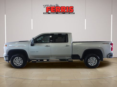 Used 2022 Chevrolet Silverado 2500 LTZ w/ LTZ Plus Package AWD/4WD image 2