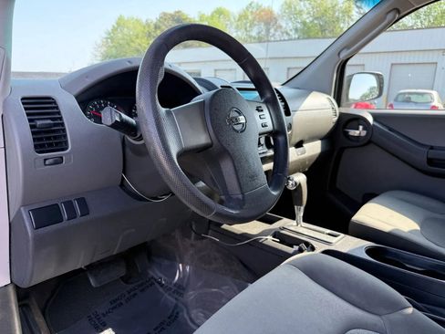 Used 2010 Nissan Xterra X image 17