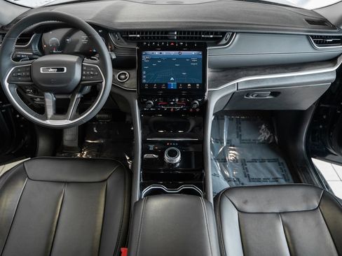 Certified 2023 Jeep Grand Cherokee Limited AWD/4WD image 23