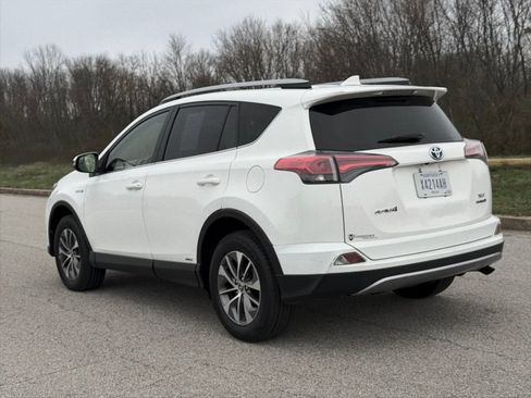 Used 2017 Toyota RAV4 XLE AWD/4WD image 36