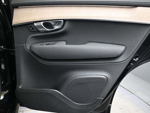 New 2026 Volvo XC90 B6 Plus w/ Protection Package Premier image 14