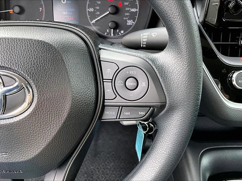 Used 2025 Toyota Corolla LE image 22