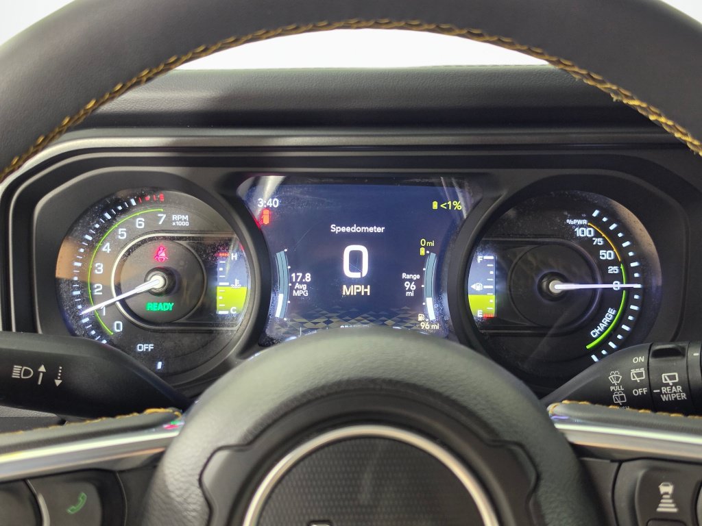 Used 2024 Jeep Wrangler Unlimited Sahara AWD/4WD image 15
