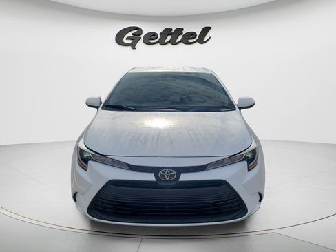 Used 2024 Toyota Corolla LE FWD image 2