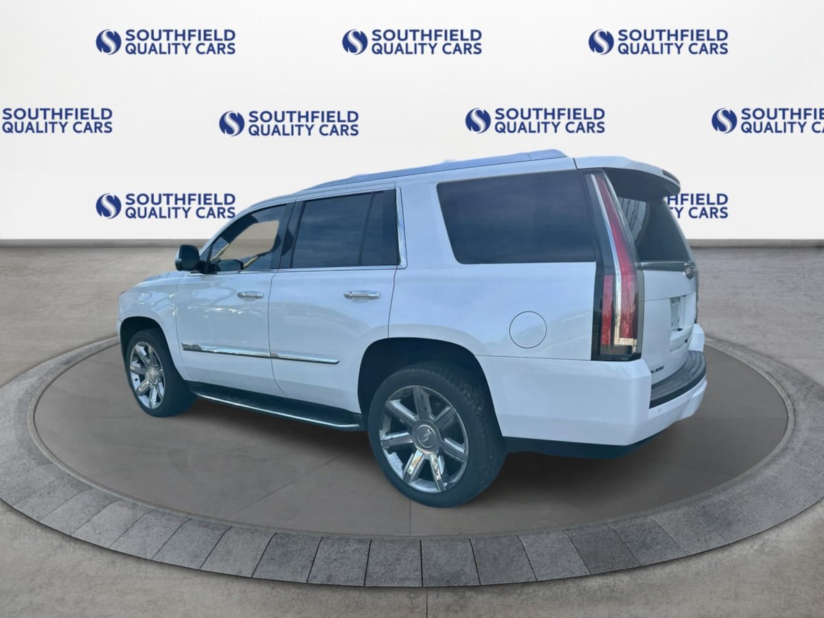 Used 2016 Cadillac Escalade Luxury AWD/4WD image 4