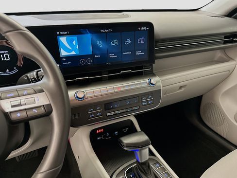 Used 2025 Hyundai Kona SEL AWD/4WD image 25