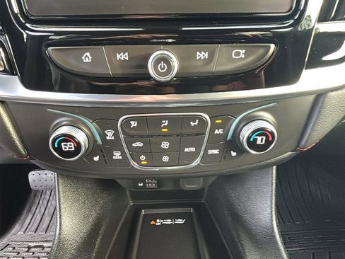 Certified 2024 Chevrolet Traverse RS image 19