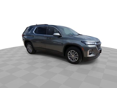 Used 2023 Chevrolet Traverse LT FWD image 2