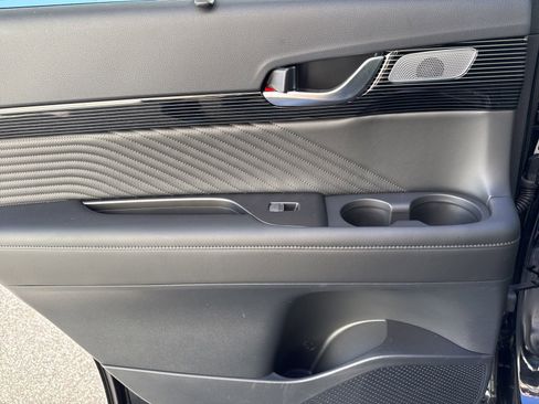 Used 2025 Hyundai Palisade Calligraphy image 16