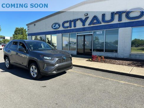 Used 2021 Toyota RAV4 LE AWD/4WD image 1